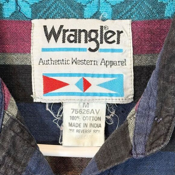 Vintage Wrangler Authentic Western Apparel Embroidered Long Sleeve Button Up - Picture 4 of 8